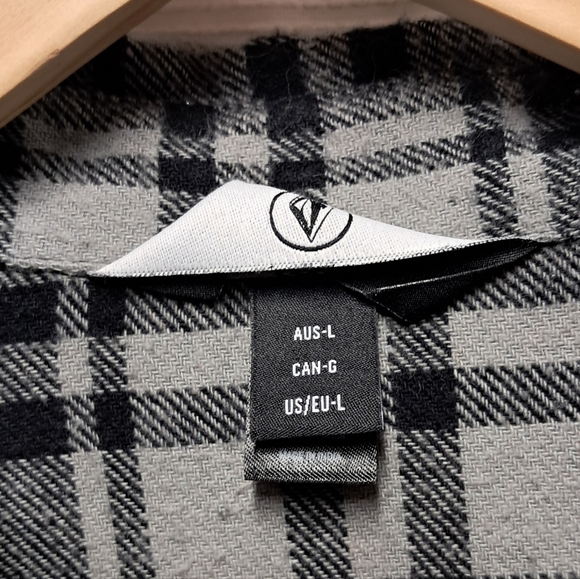 Volcom Men's Flannel Size L - Picture 3 of 4